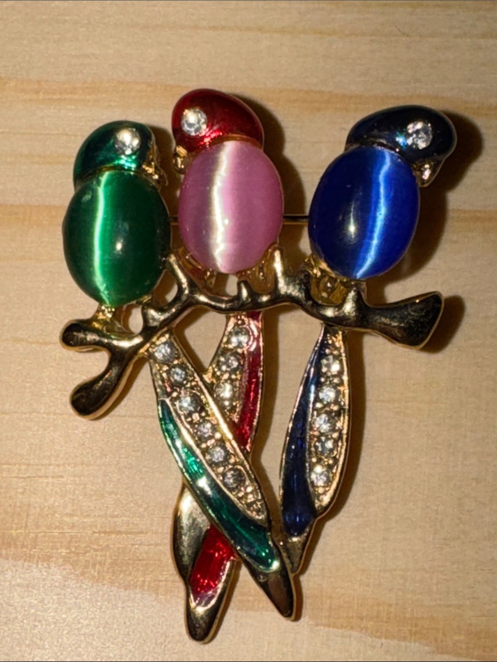 Vintage gold-tone triple parrot jelly belly brooch with Austrian Crystals